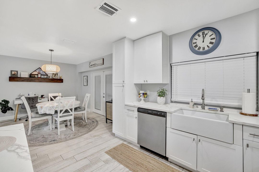 Active With Contract: $409,900 (3 beds, 2 baths, 1039 Square Feet)