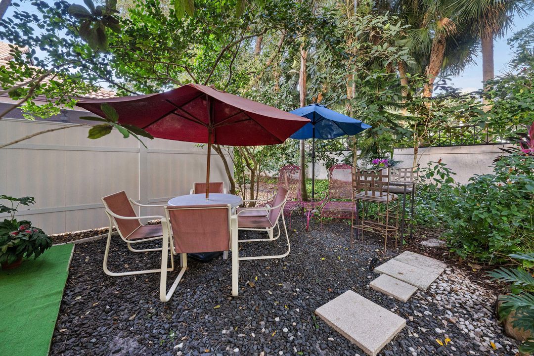 For Sale: $675,000 (3 beds, 2 baths, 2338 Square Feet)