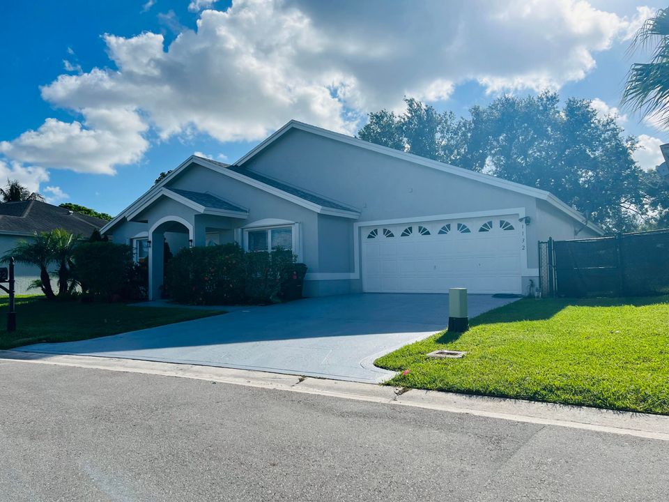 For Sale: $555,000 (3 beds, 2 baths, 1874 Square Feet)