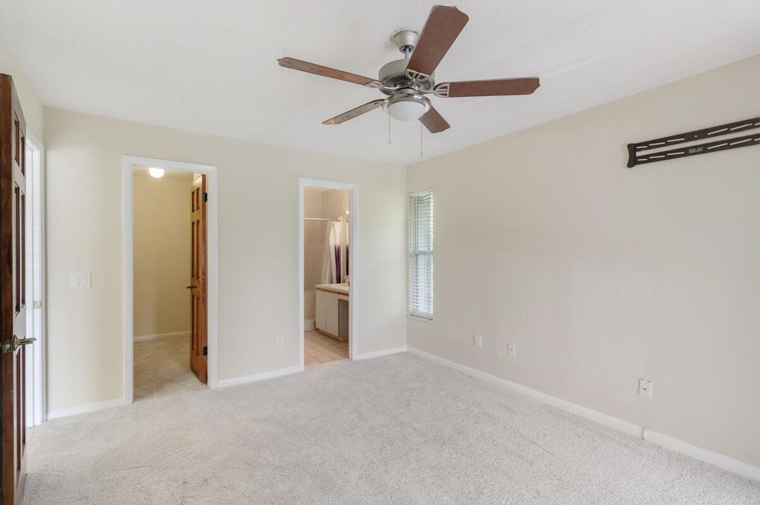 For Sale: $219,900 (2 beds, 2 baths, 1117 Square Feet)