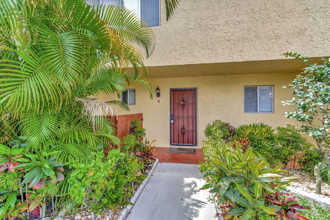 For Sale: $350,000 (3 beds, 2 baths, 1474 Square Feet)