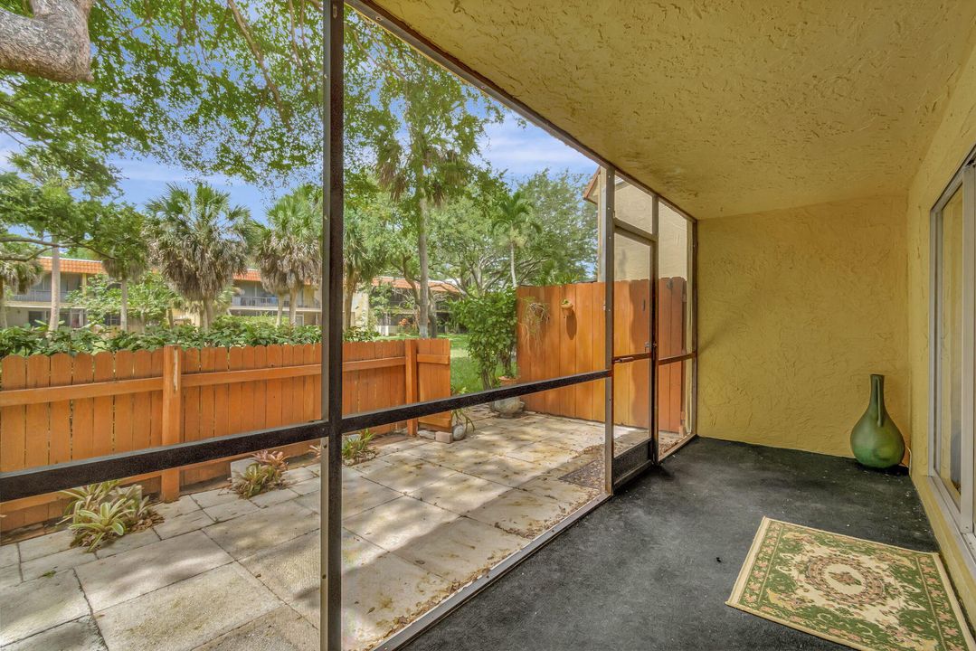 For Sale: $350,000 (3 beds, 2 baths, 1474 Square Feet)