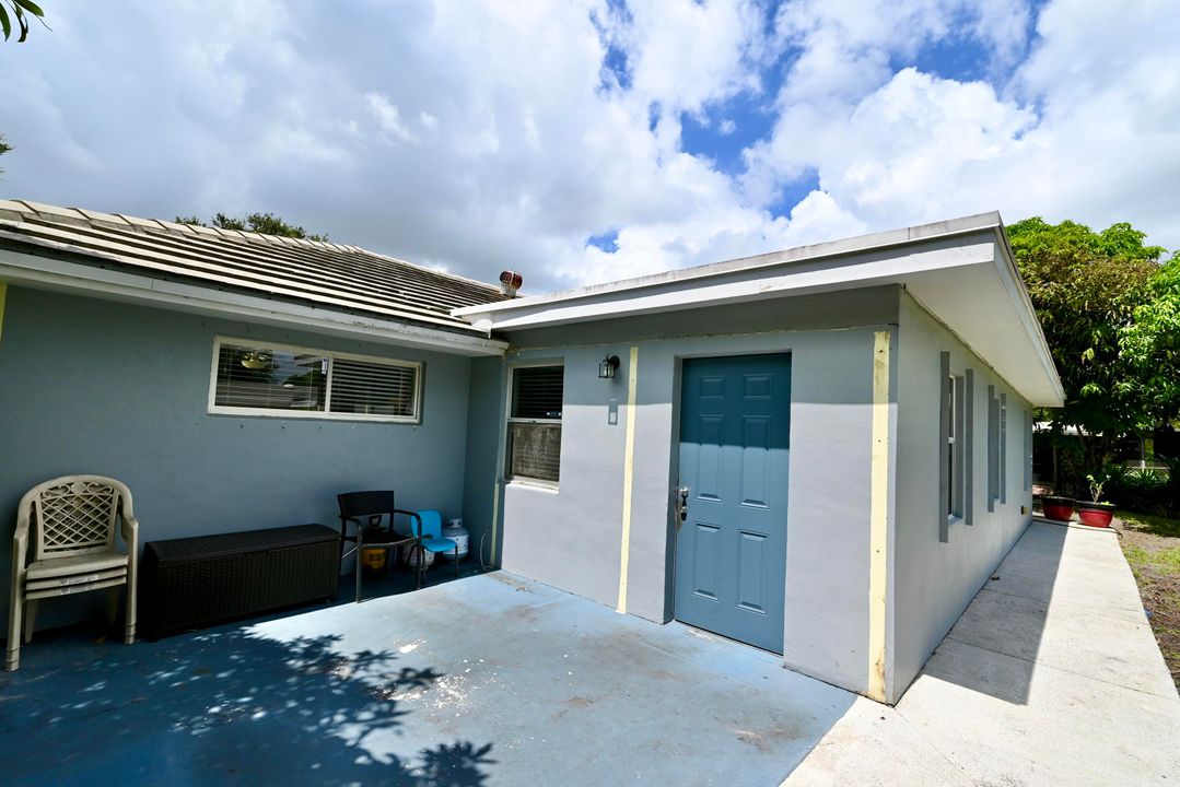 Active With Contract: $599,000 (5 beds, 2 baths, 2128 Square Feet)