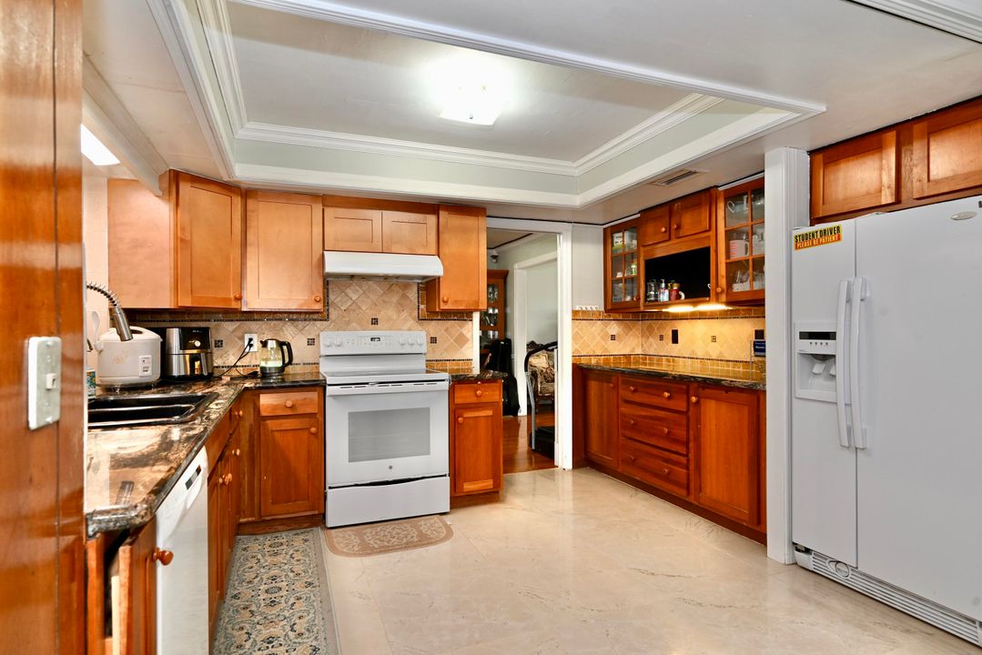 For Sale: $650,000 (5 beds, 2 baths, 2128 Square Feet)