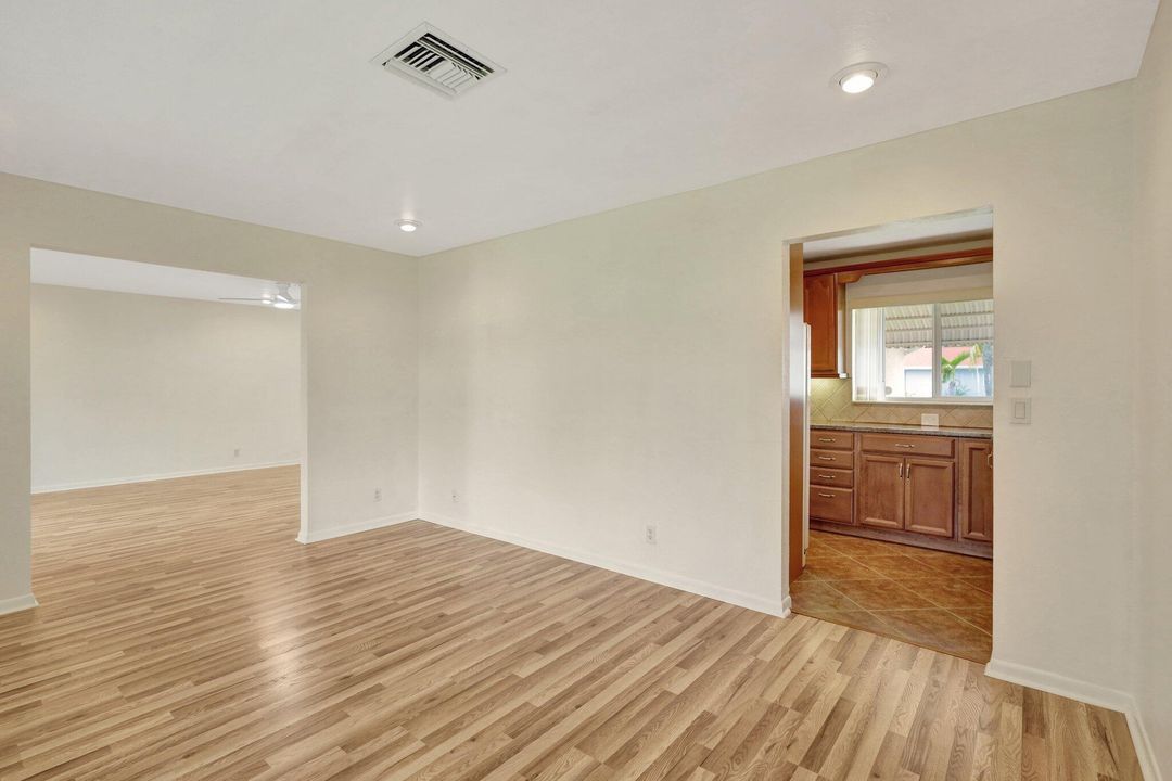 For Sale: $349,000 (2 beds, 2 baths, 1376 Square Feet)