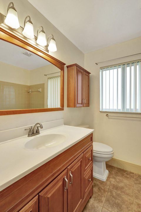 For Sale: $349,000 (2 beds, 2 baths, 1376 Square Feet)