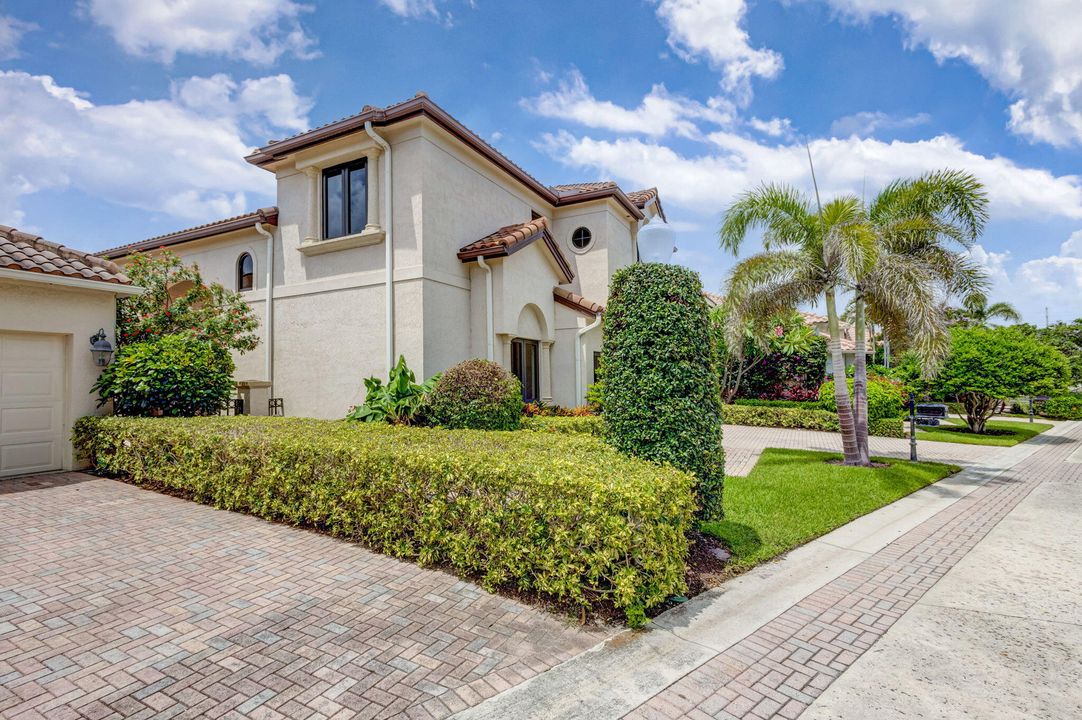 For Sale: $2,999,750 (4 beds, 4 baths, 3007 Square Feet)
