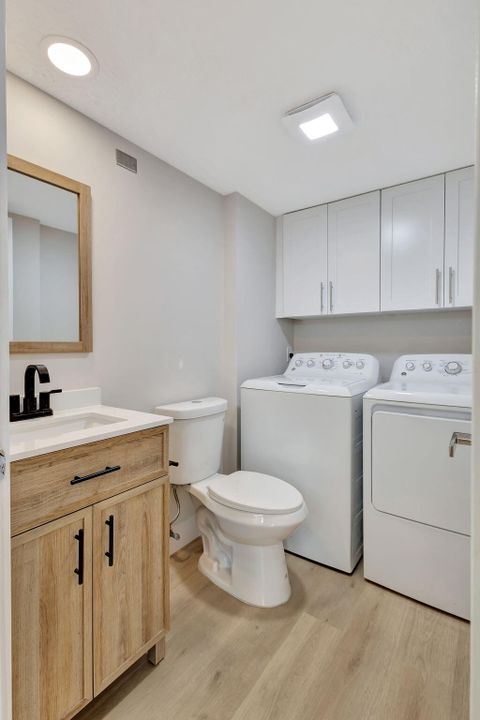 For Sale: $319,000 (2 beds, 2 baths, 1236 Square Feet)