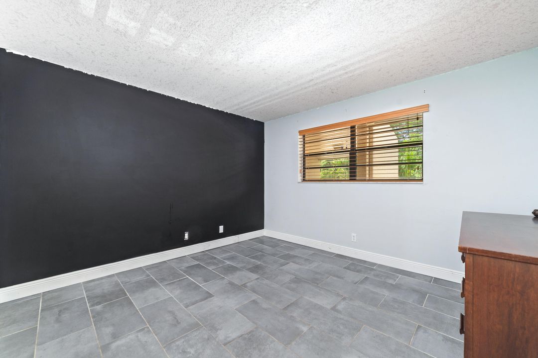 For Sale: $270,000 (2 beds, 2 baths, 1200 Square Feet)