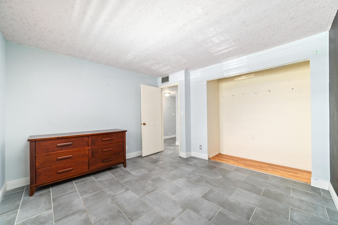 For Sale: $270,000 (2 beds, 2 baths, 1200 Square Feet)
