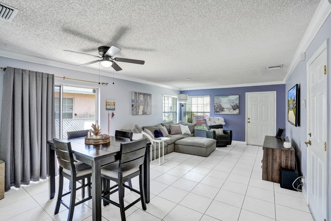 Active With Contract: $359,000 (3 beds, 2 baths, 1087 Square Feet)