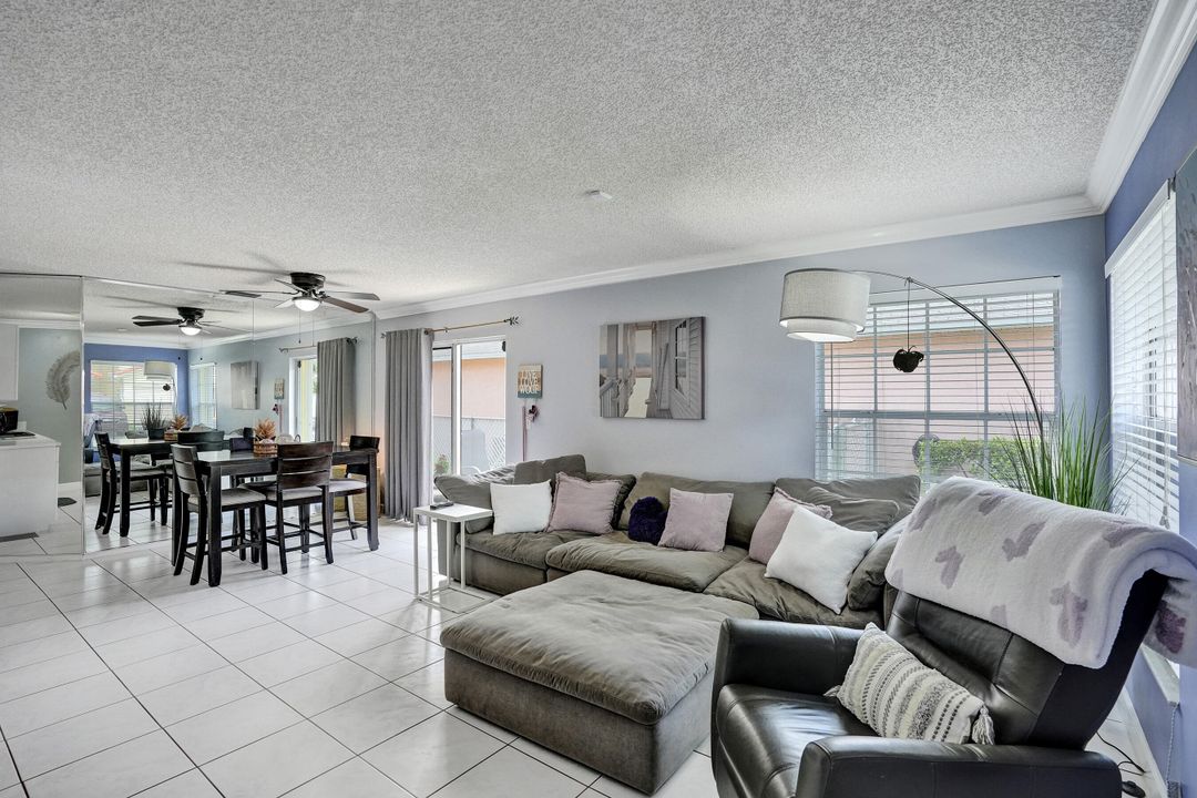 Active With Contract: $359,000 (3 beds, 2 baths, 1087 Square Feet)