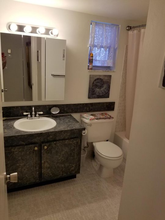 For Sale: $75,000 (1 beds, 1 baths, 744 Square Feet)