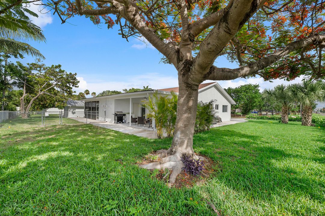 Active With Contract: $4,000 (2 beds, 2 baths, 1010 Square Feet)