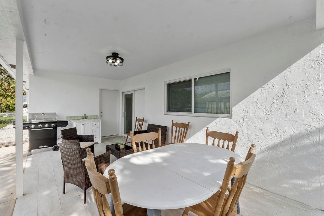 Active With Contract: $4,000 (2 beds, 2 baths, 1010 Square Feet)