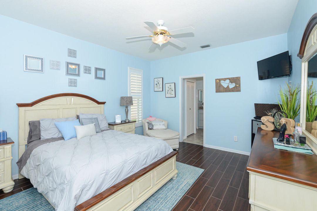 For Sale: $315,000 (2 beds, 2 baths, 1430 Square Feet)