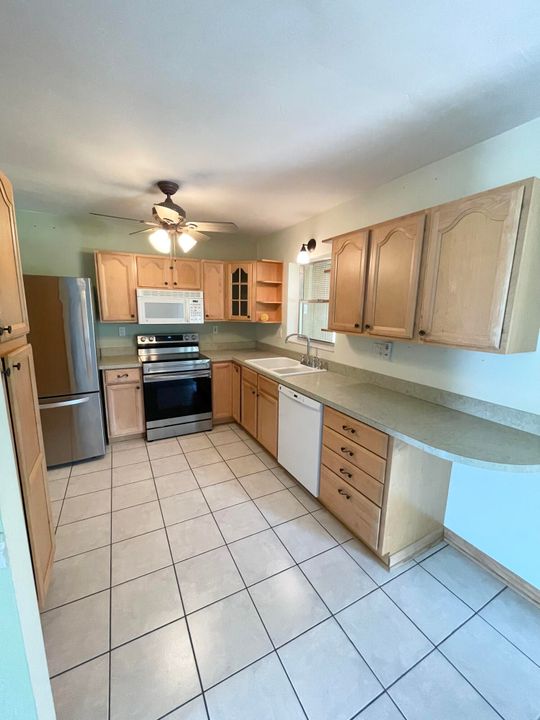 For Rent: $2,950 (2 beds, 2 baths, 1342 Square Feet)