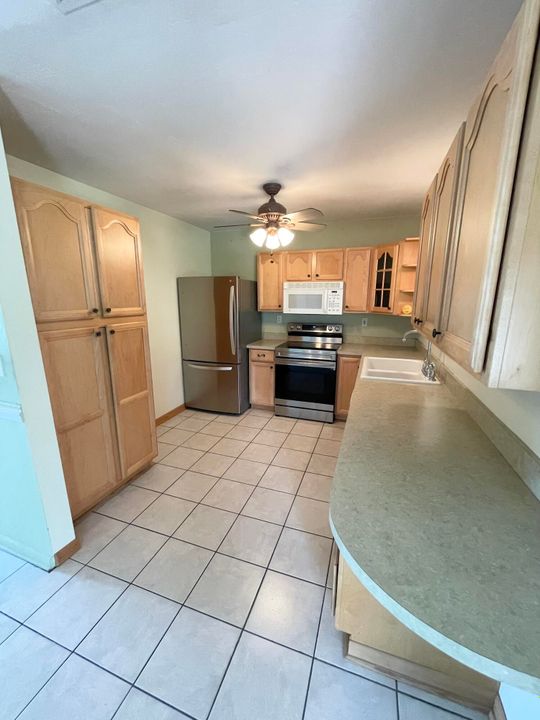 For Rent: $2,950 (2 beds, 2 baths, 1342 Square Feet)