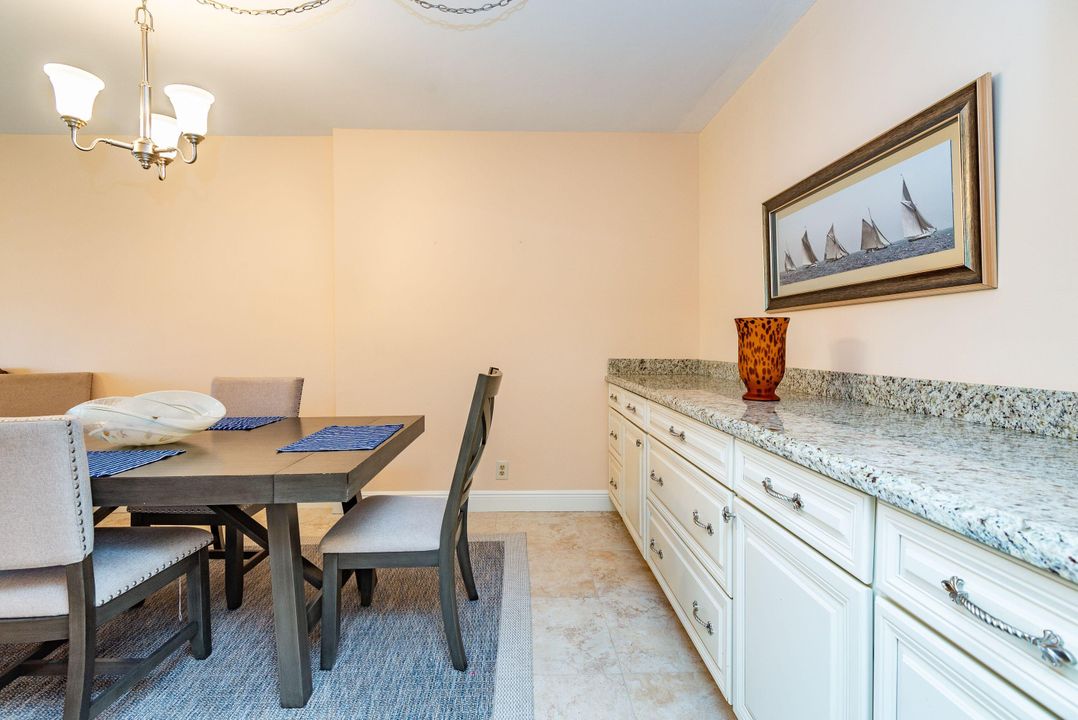 For Sale: $274,900 (2 beds, 2 baths, 1080 Square Feet)