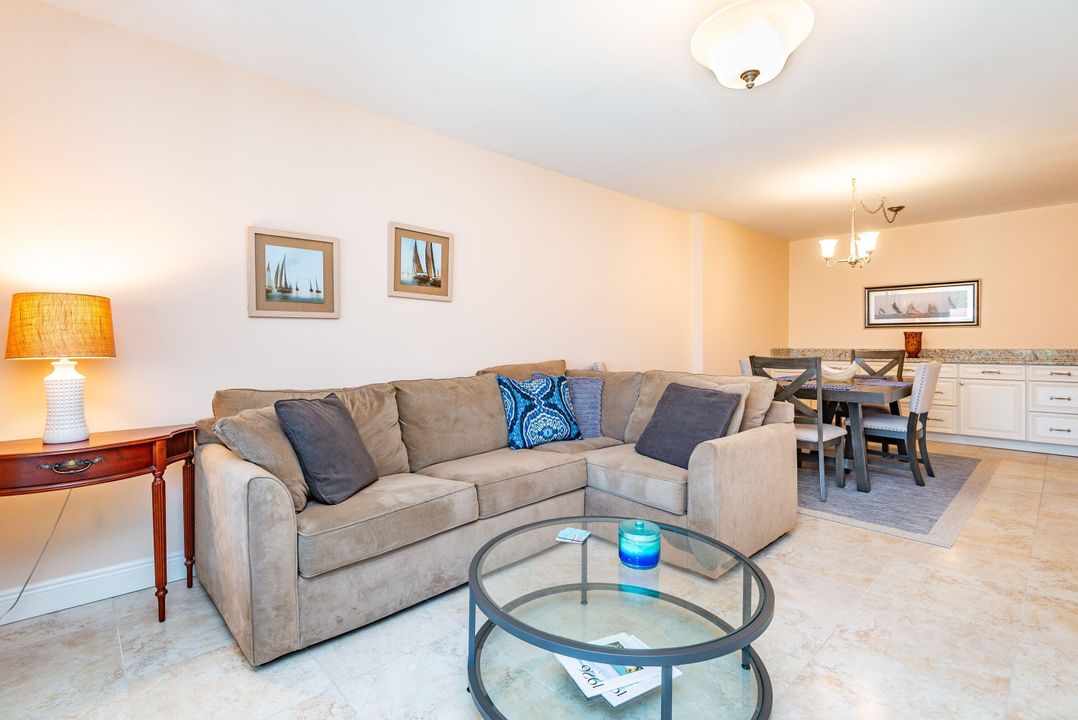 For Sale: $274,900 (2 beds, 2 baths, 1080 Square Feet)