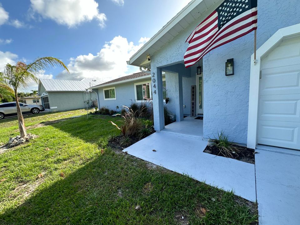 Active With Contract: $399,990 (3 beds, 2 baths, 1668 Square Feet)