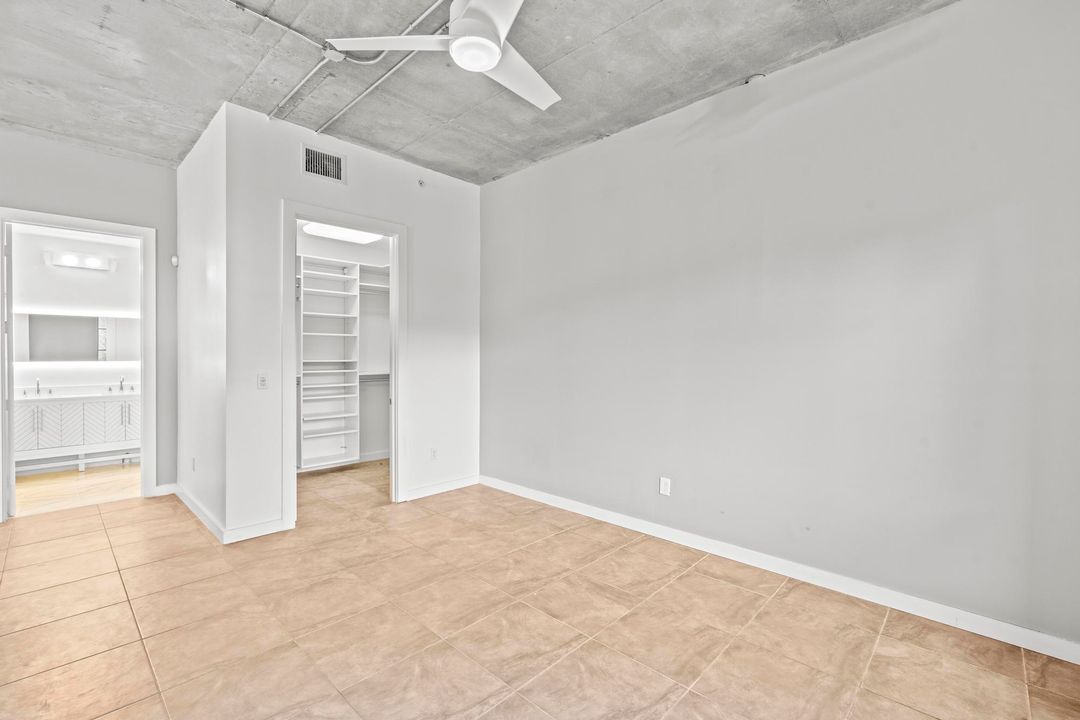 For Sale: $620,000 (1 beds, 1 baths, 1043 Square Feet)