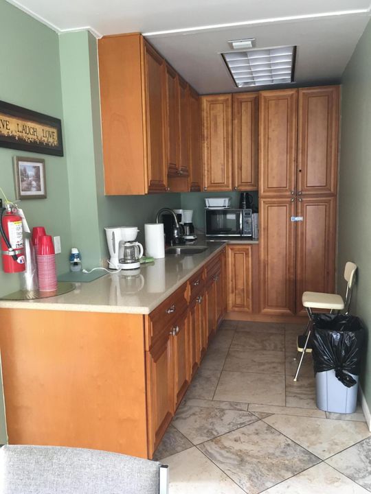 For Sale: $319,000 (2 beds, 1 baths, 1238 Square Feet)