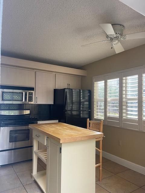 For Sale: $328,000 (2 beds, 2 baths, 1350 Square Feet)