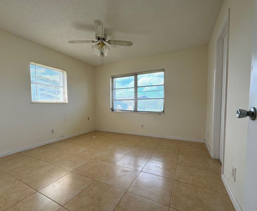 Active With Contract: $269,000 (2 beds, 2 baths, 1320 Square Feet)