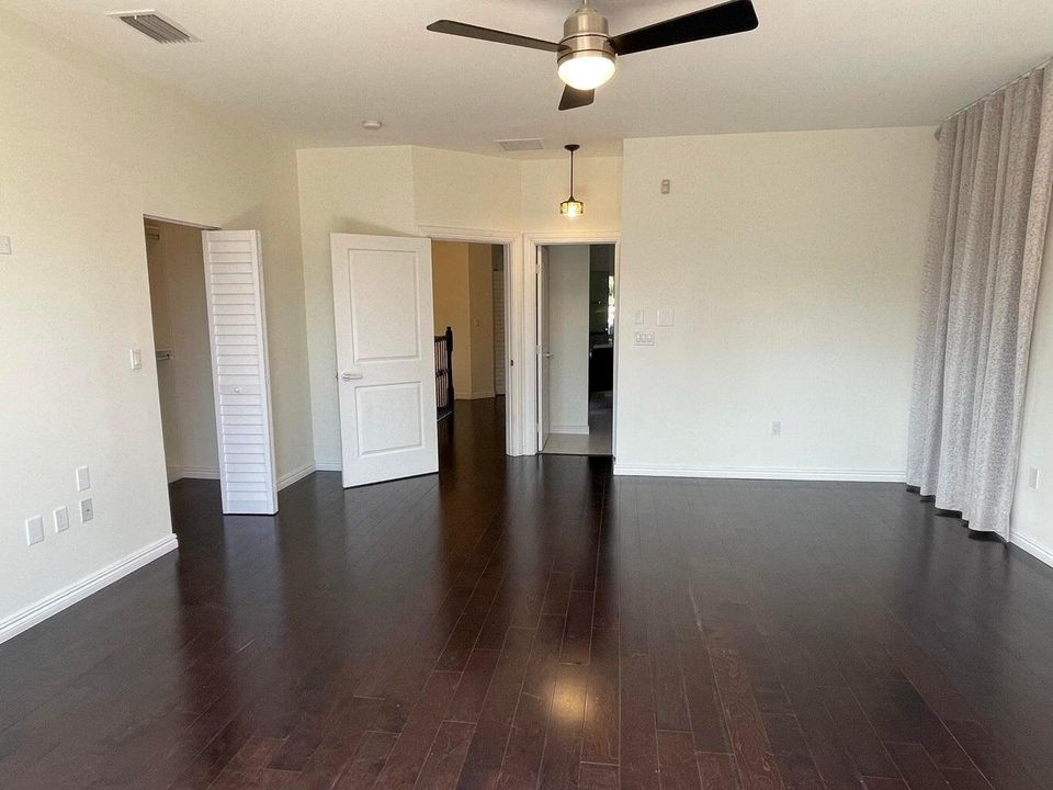 For Rent: $5,000 (3 beds, 2 baths, 2162 Square Feet)