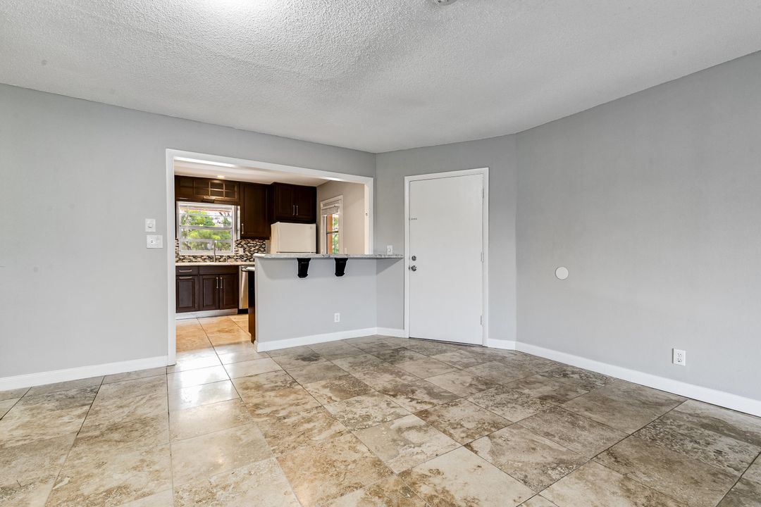 For Sale: $285,000 (2 beds, 2 baths, 1158 Square Feet)