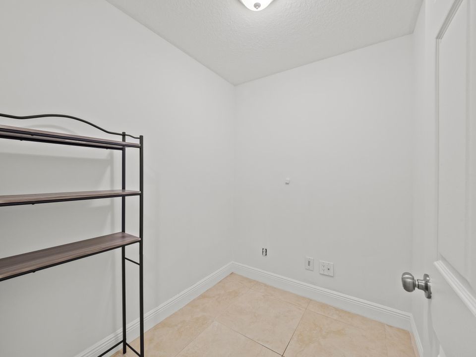 For Sale: $545,000 (3 beds, 2 baths, 1874 Square Feet)