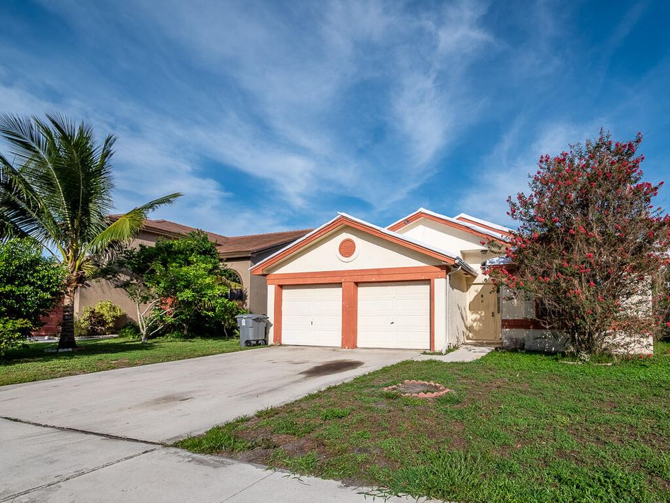 Active With Contract: $299,500 (4 beds, 2 baths, 1674 Square Feet)