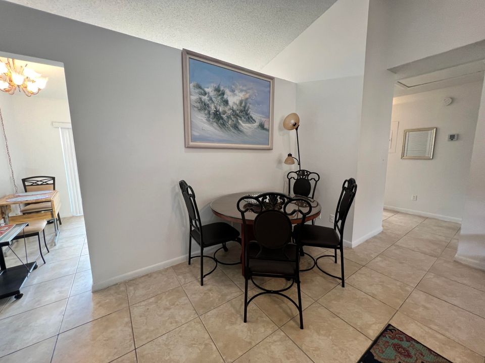 Active With Contract: $2,100 (2 beds, 2 baths, 1120 Square Feet)