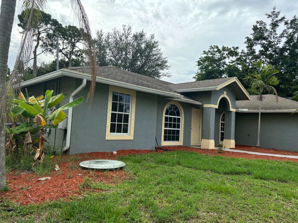 For Sale: $449,900 (3 beds, 2 baths, 1741 Square Feet)