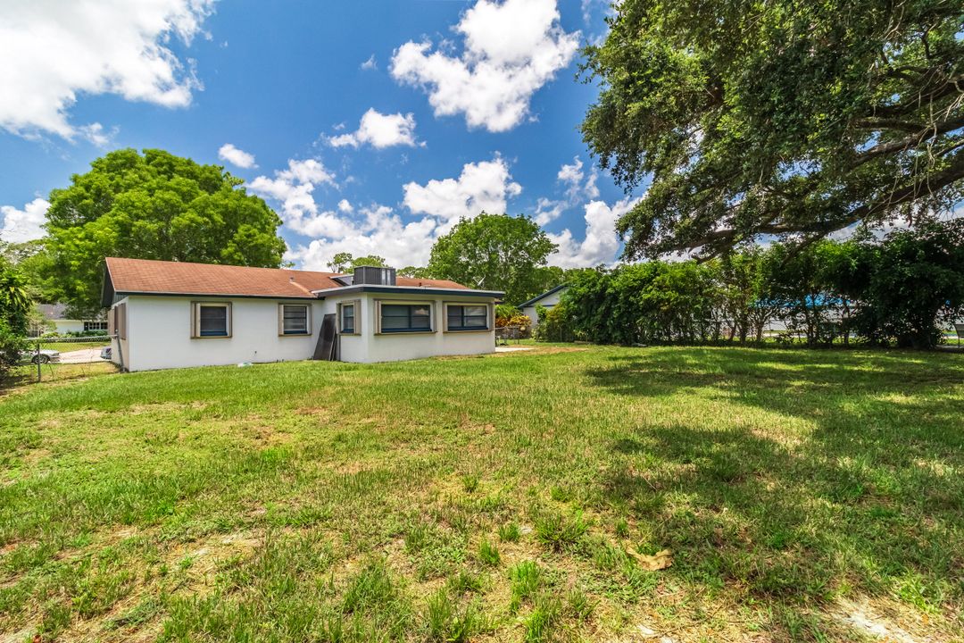 For Sale: $545,000 (4 beds, 2 baths, 1696 Square Feet)