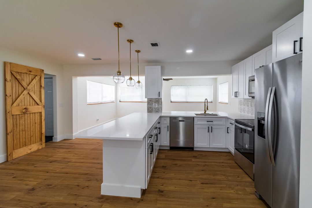 For Sale: $549,500 (4 beds, 2 baths, 1696 Square Feet)