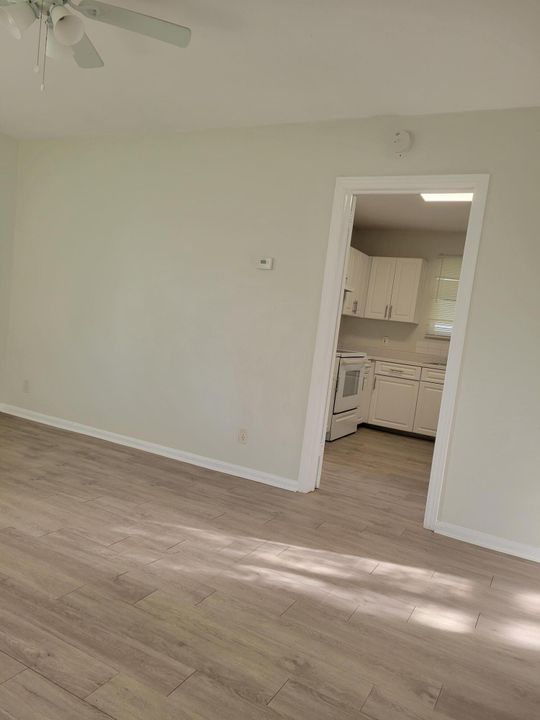 For Rent: $2,500 (2 beds, 2 baths, 890 Square Feet)