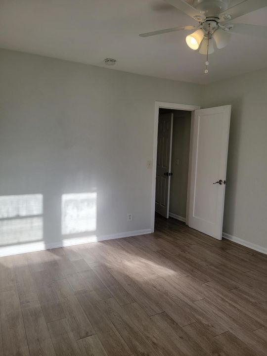 For Rent: $2,500 (2 beds, 2 baths, 890 Square Feet)