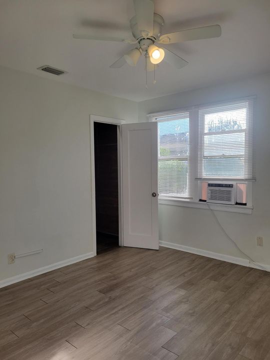 For Rent: $2,500 (2 beds, 2 baths, 890 Square Feet)