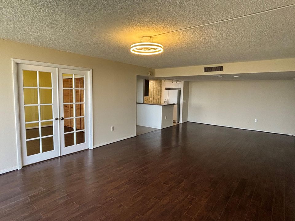 For Rent: $2,175 (2 beds, 2 baths, 1170 Square Feet)