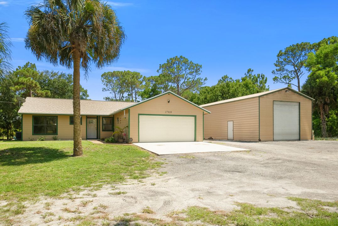 For Sale: $674,999 (3 beds, 2 baths, 1207 Square Feet)