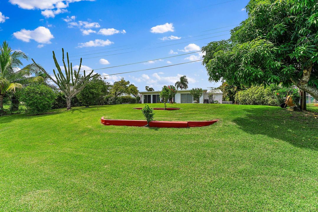 For Sale: $1,195,000 (3 beds, 2 baths, 2111 Square Feet)