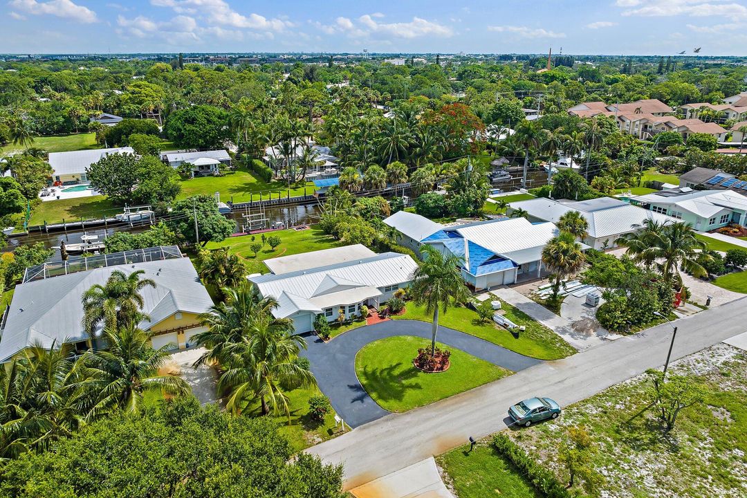 For Sale: $1,195,000 (3 beds, 2 baths, 2111 Square Feet)