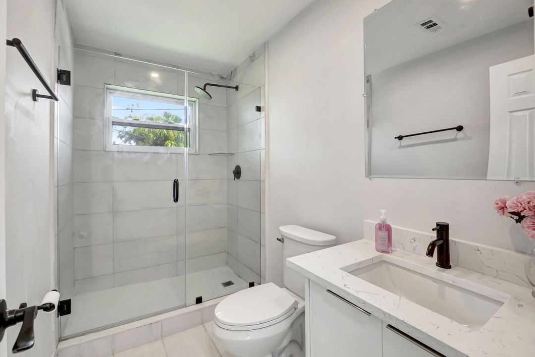 For Sale: $490,000 (3 beds, 2 baths, 1032 Square Feet)