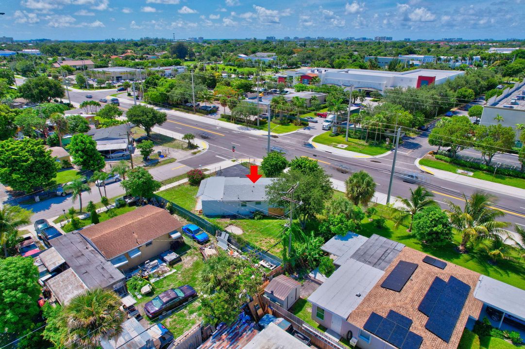 For Sale: $490,000 (3 beds, 2 baths, 1032 Square Feet)