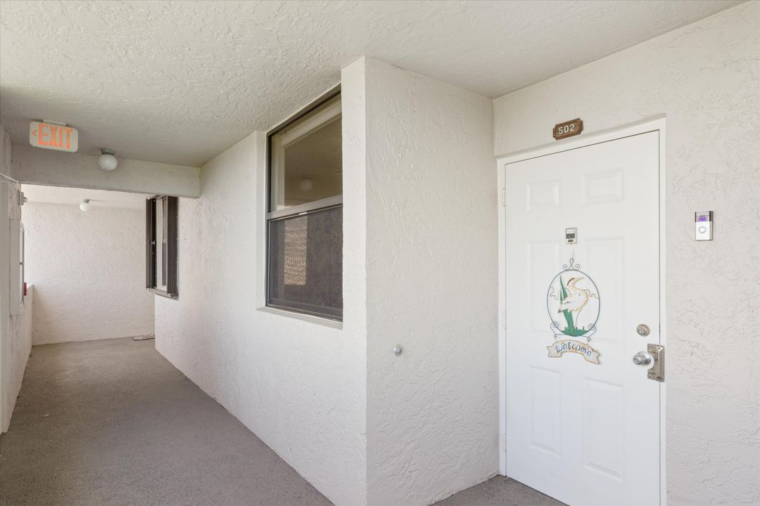 For Sale: $309,000 (2 beds, 2 baths, 1155 Square Feet)