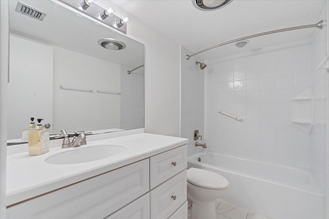 For Sale: $309,000 (2 beds, 2 baths, 1155 Square Feet)