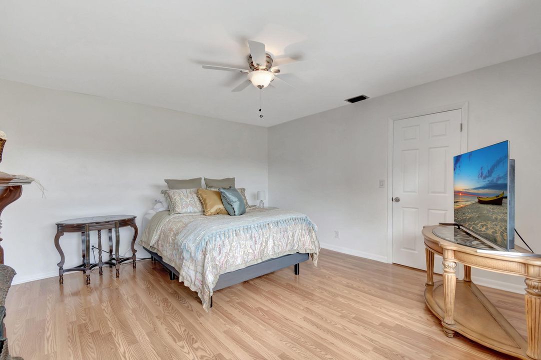 For Sale: $315,000 (2 beds, 2 baths, 1384 Square Feet)