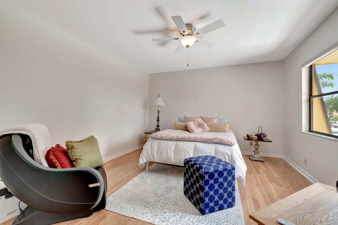 For Sale: $315,000 (2 beds, 2 baths, 1384 Square Feet)